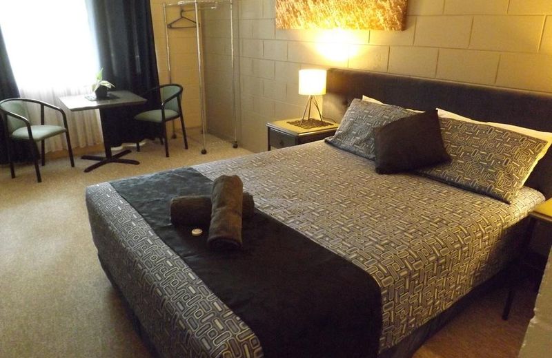 Sunbird Motel