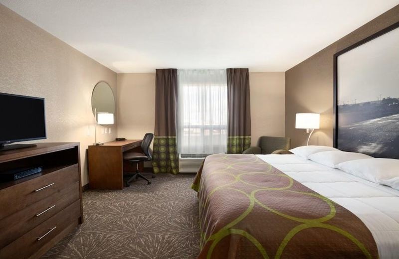 Super 8 by Wyndham Lloydminster