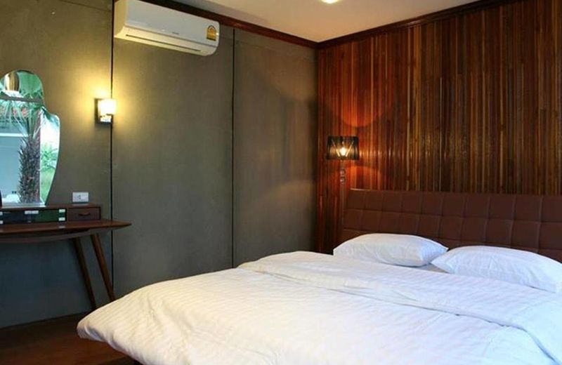 Hop N Hip Hotel