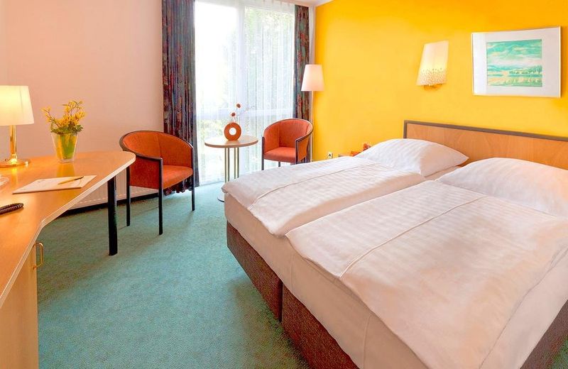 WALDHOTEL WEINBOHLA