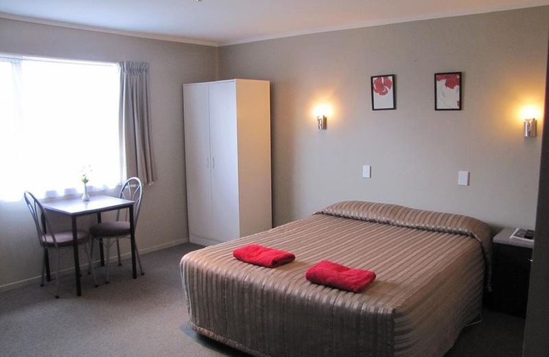 Devonwood Motel