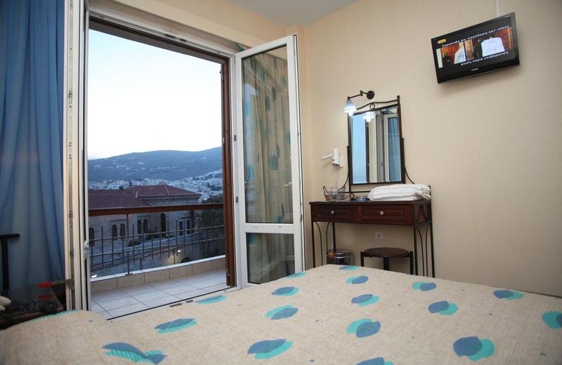 Nisaki Hotel & Elite Suites