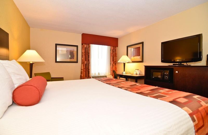 Best Western Plus Parkway Hotel