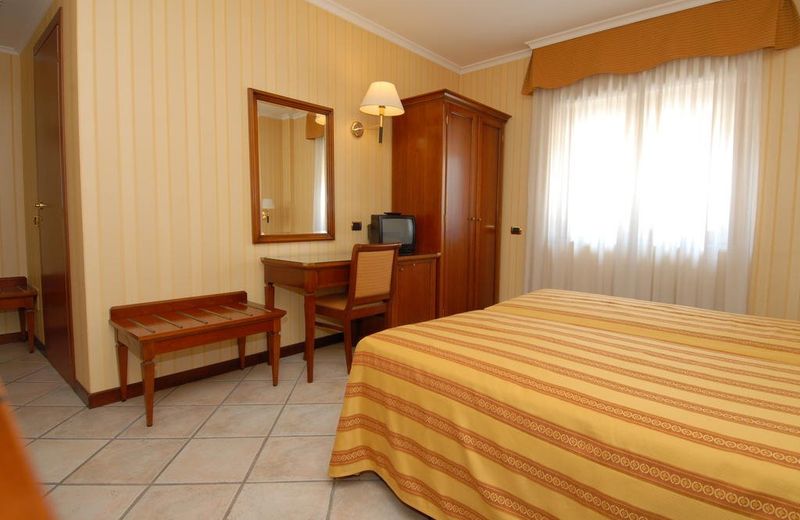 Hotel Mir
