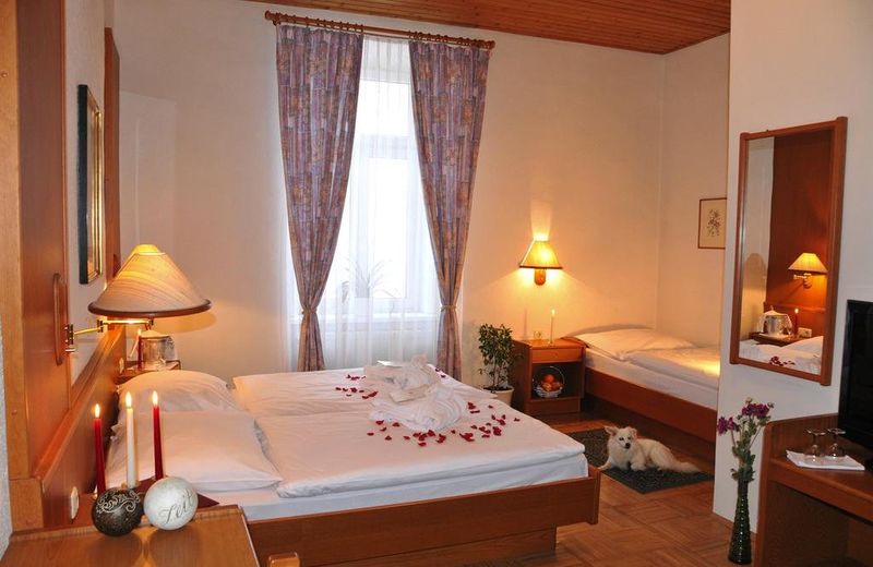HOTEL GOLDENER ADLER