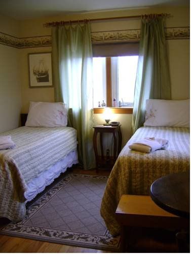 THE TRAILSIDE BED & BREAKFAST