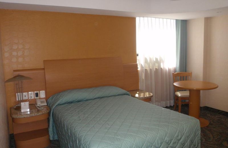 Hotel Plaza Las Fuentes