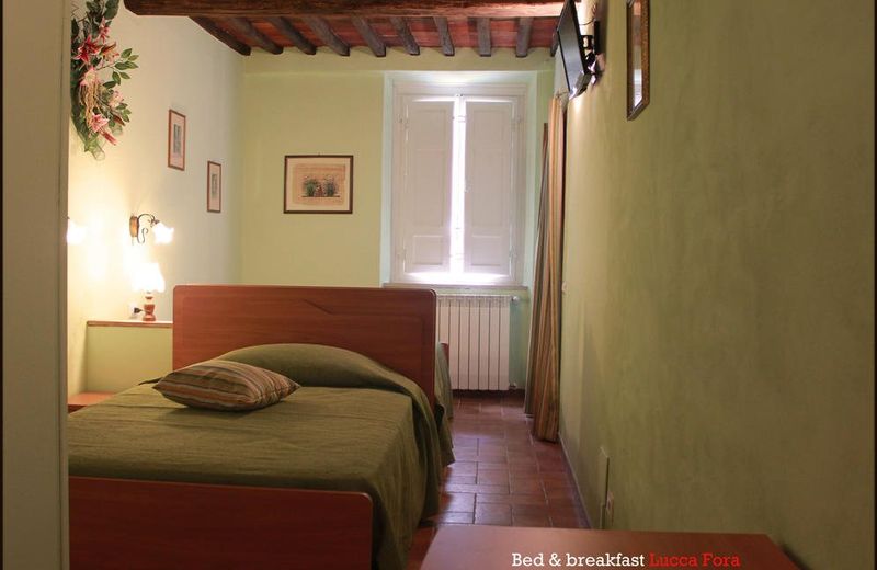 Bed & Breakfast Lucca Fora