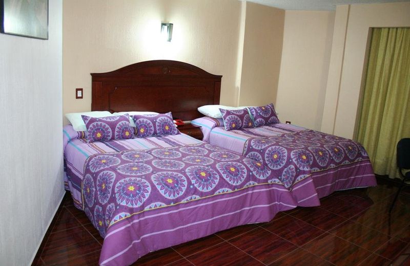 Leo Hotel