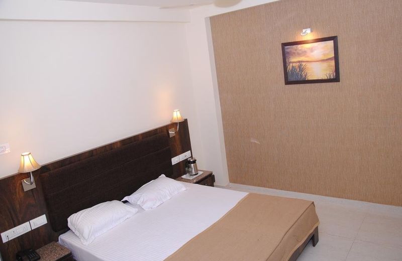 OYO 3165 Hotel Radhe