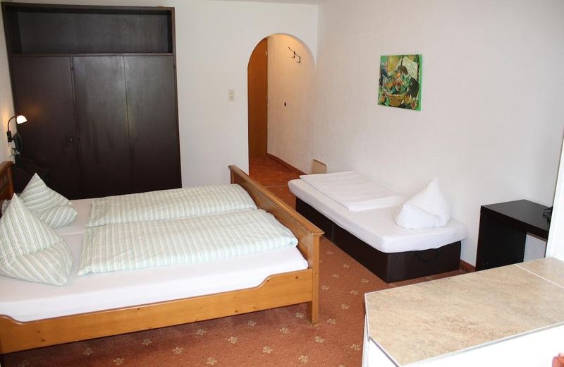 Hotel Pension Tyrol