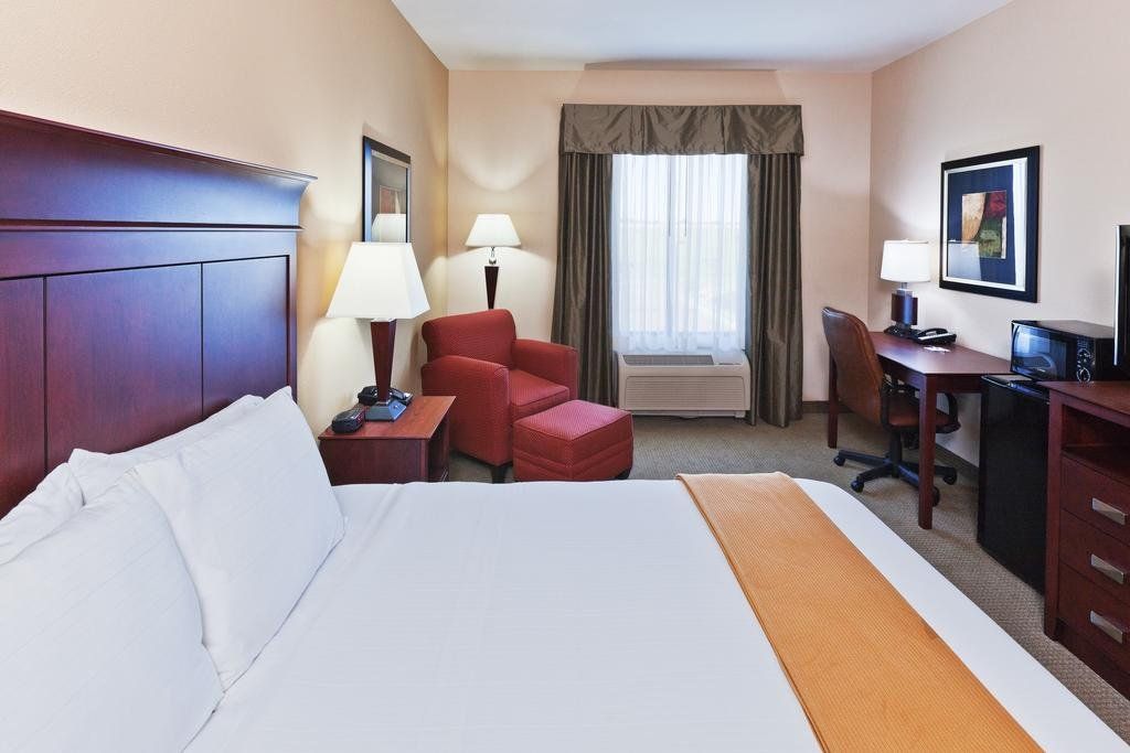 Holiday Inn Express & Suites Poteau, an IHG Hotel