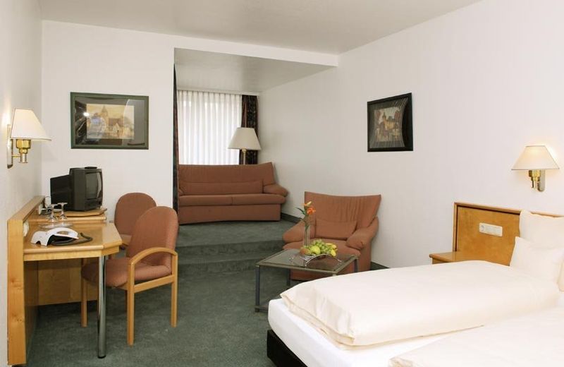 Matchpoint Hotel