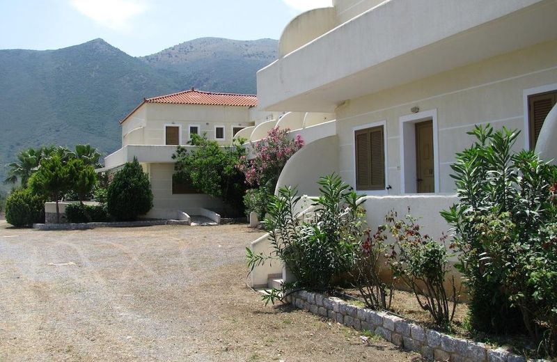 Skoutari Beach Hotel