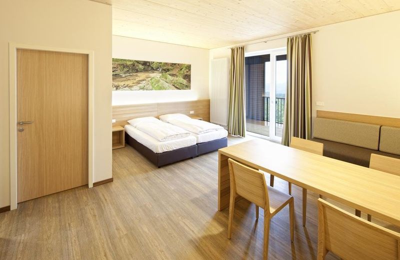 Schatz.Kammer Burg Kreuzen
