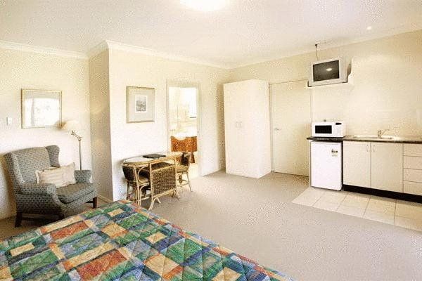 Potters Apartments
