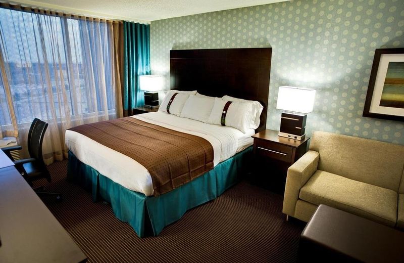 Holiday Inn Hotel & Suites Pointe-Claire Montreal Airport, an IHG Hotel