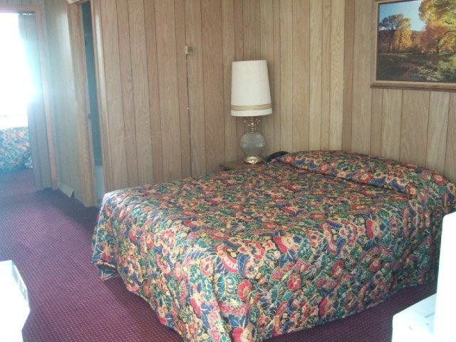 Town House Motor Inn