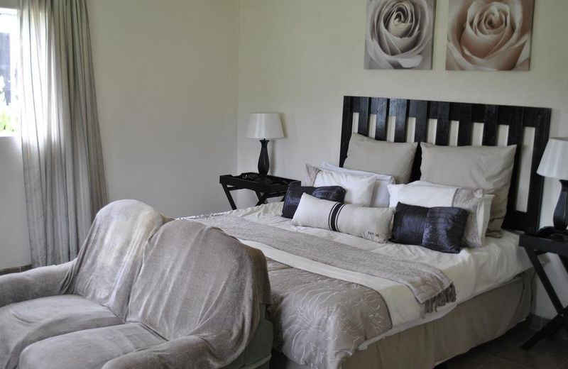 UKHOZI BUSH LODGE