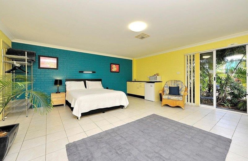 Salamander Beach Accommodation Adults Only