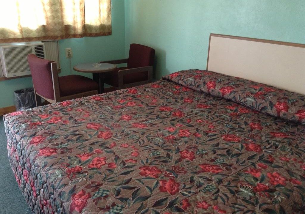 New Sea Breeze Motel