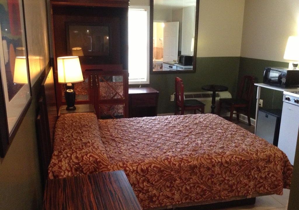 New Sea Breeze Motel