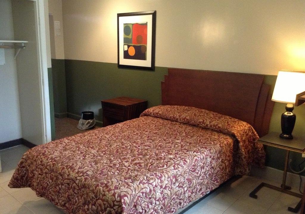 New Sea Breeze Motel