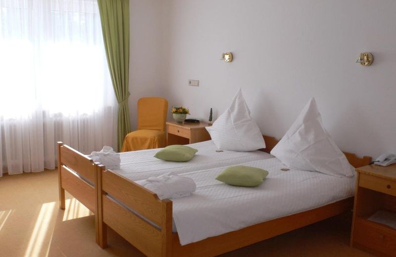 HOTEL GARLAND