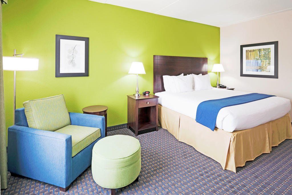 Holiday Inn Express & Suites Knoxville-Farragut, an IHG Hotel
