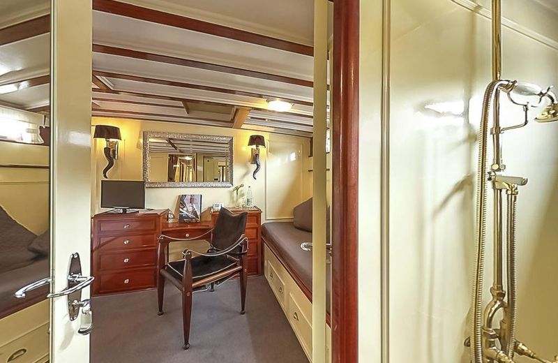 Hotelschiff Nedeva