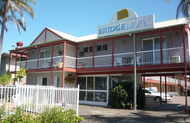 Bridge Motel