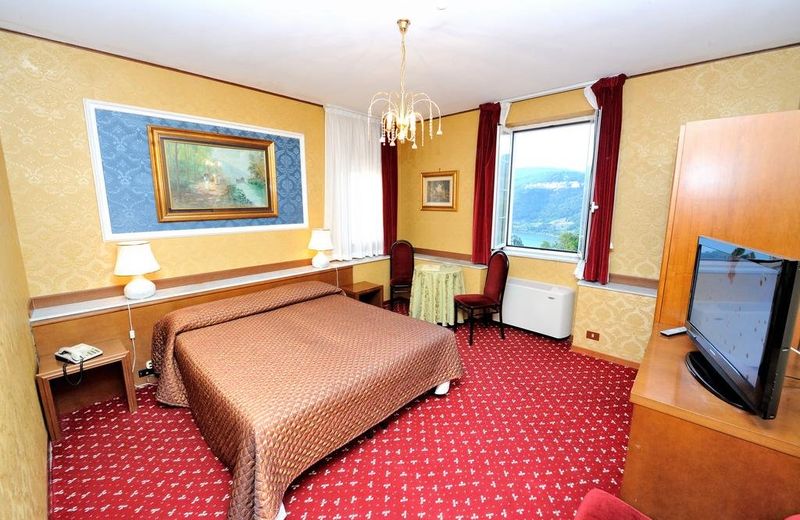 DIANA PARK HOTEL
