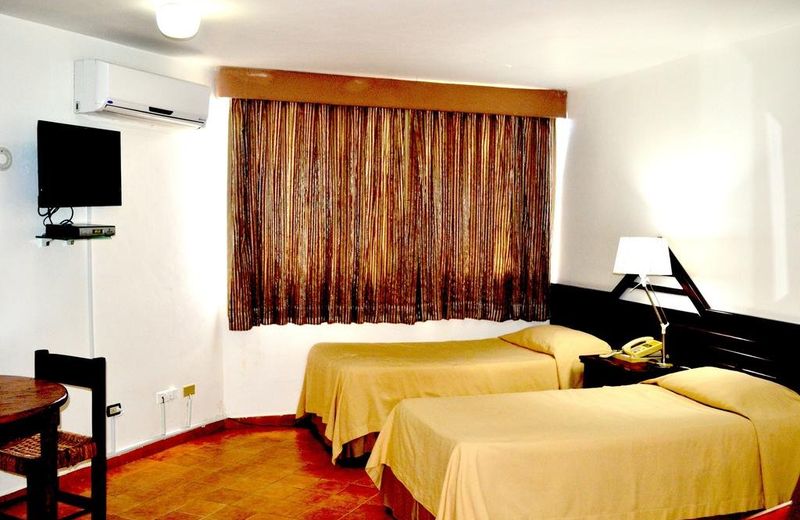 Aparta Hotel Plaza del Sol