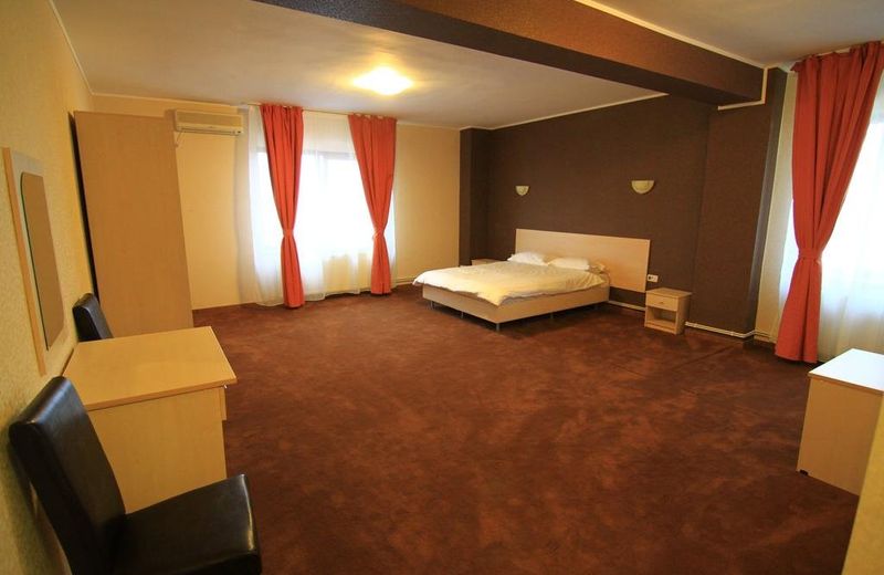 HOTEL AMBIANCE