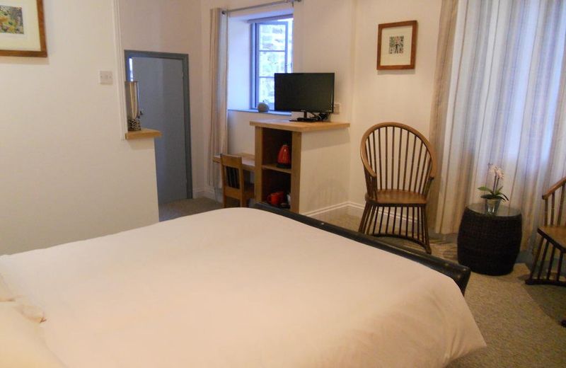 BROOMHILL ART HOTEL