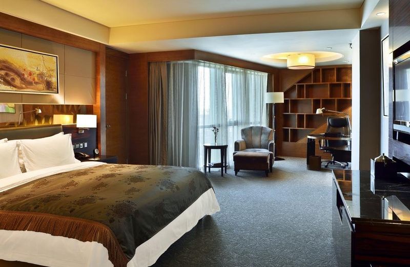 Lake View Hotel