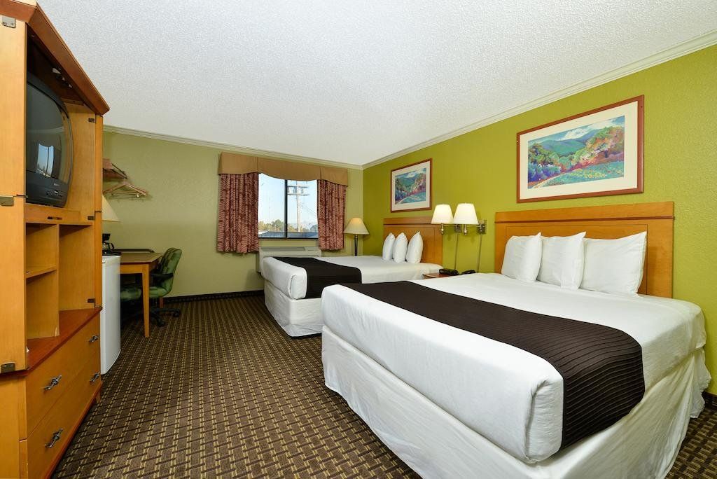 SureStay Plus Hotel by Best Western Hayward