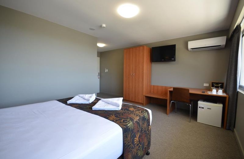 Gladstone Reef Hotel Motel