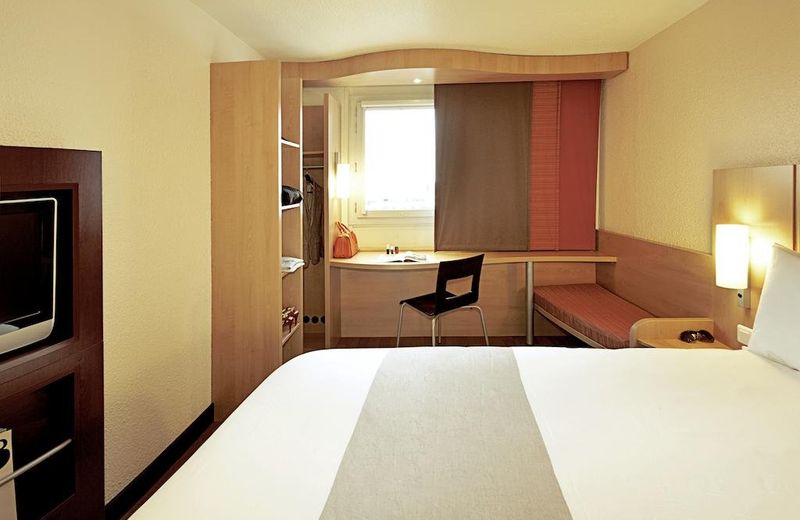 Ibis Como
