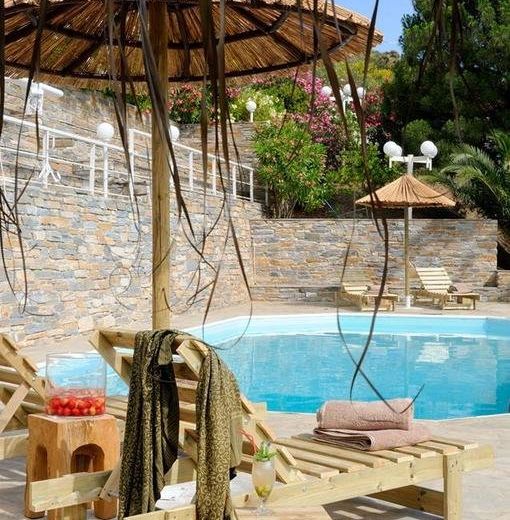 Kymothoi Rooms & Pool Bar