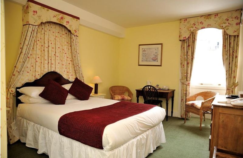 Corinium Hotel & Restaurant