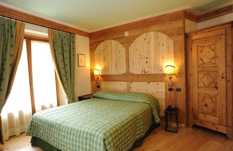 Laghetto Alpine Hotel & Restaurant