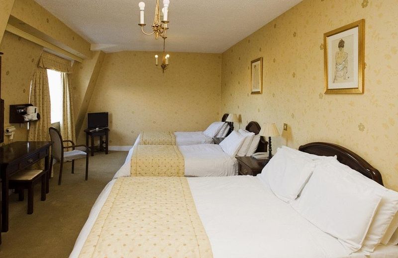 Lawlors Hotel