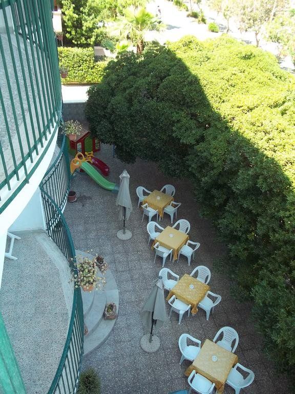 Outdoor Pictures 18