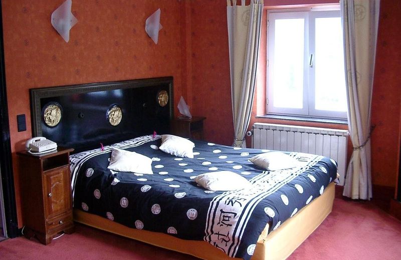 HOTELS AUX ROCHES FLEURIES