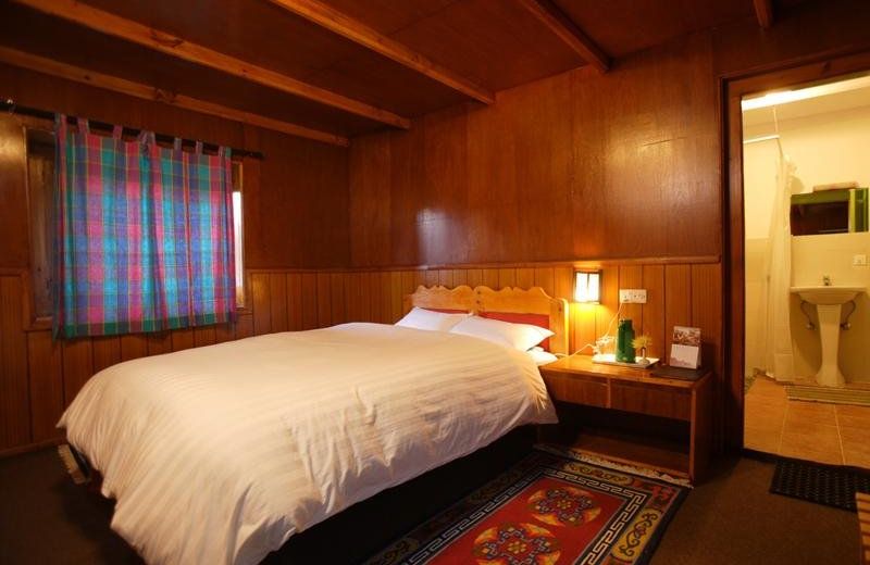 Yeti Mountain Home, Thame