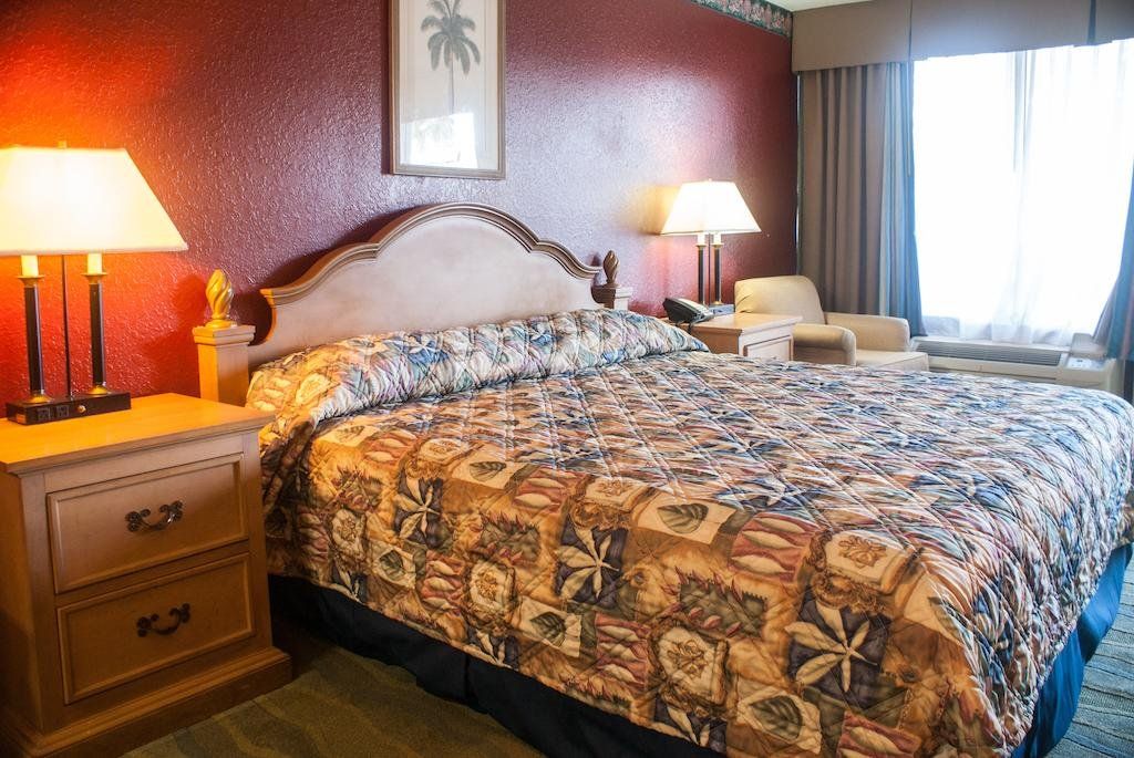 Polynesian Inn