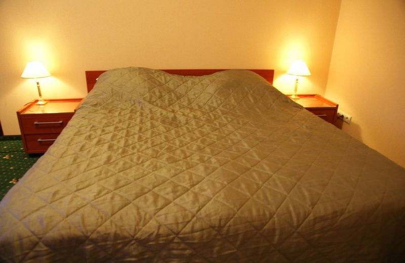 Grin Hotel