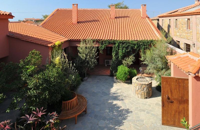 The Varos Residences Hotel - Luxury and Authenticity