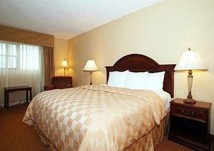 Clarion Inn Garden City